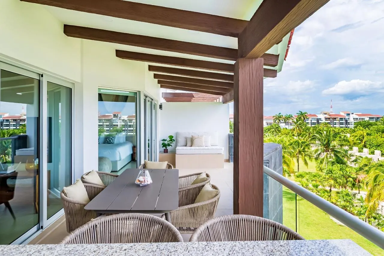 Mareazul Beach Front Condos At Playa Del Carmen Aparthotel