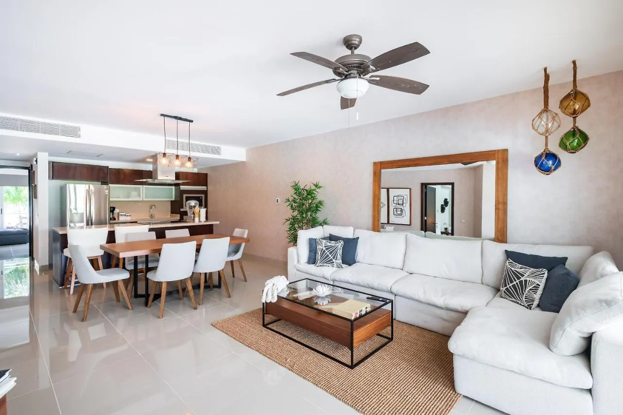 Mareazul Beach Front Condos At Playa Del Carmen Aparthotel